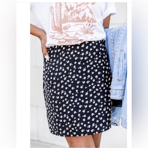 Pink Lily Best Interest at heart skirt - Picture 4 of 10